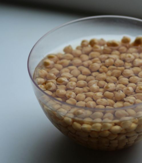 Aquafaba - tekutina po vaření cizrny Aquafaba jako náhrada vajec v kuchyni