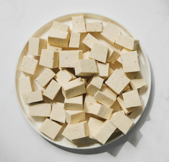 Tofu je všestrannou složkou mnoha pokrmů Tofu je univerzální ingrediencí v asijském vaření