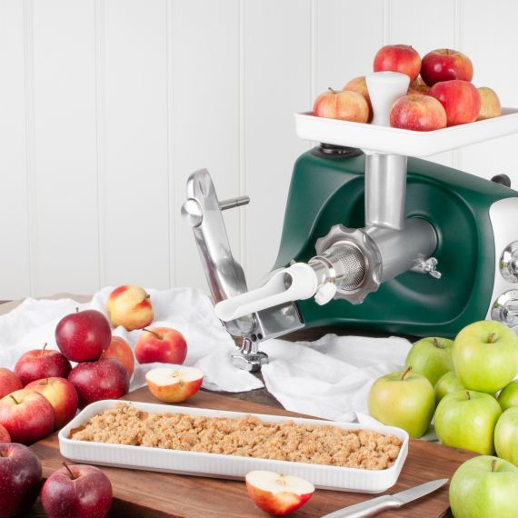 Drobenkový koláč s vanilkovým krémem Drobenkový koláč připravený v kuchyňském robotu Ankarsrum