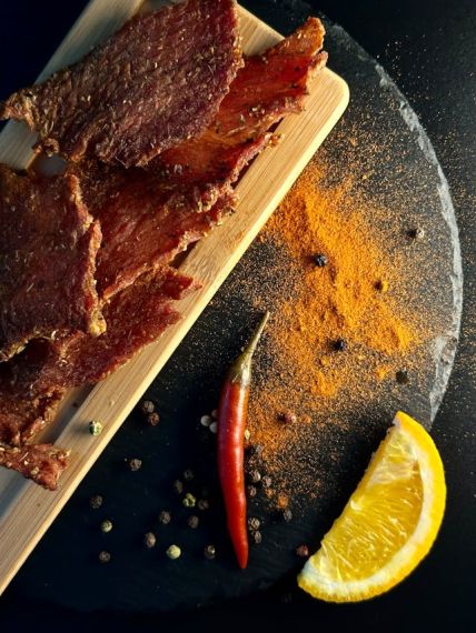 Výběr a příprava masa pro výrobu jerků Sušení masa v sušičce potravin