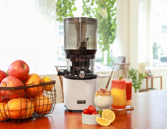 Odšťavňovače Kuvings - elegantní multifunkční pomocník do kuchyně Multifunkční šnekový odšťavňovač Kuvings