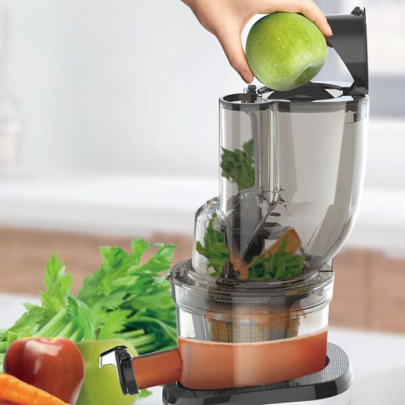 Velký plnící otvor odšťavňovače Kuvings