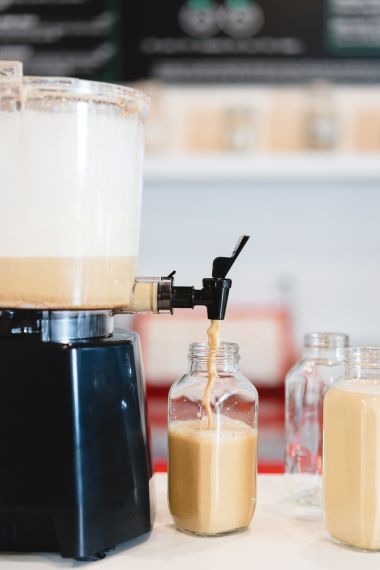 Rostlinná mléka vyrobená přístrojem NutraMilk