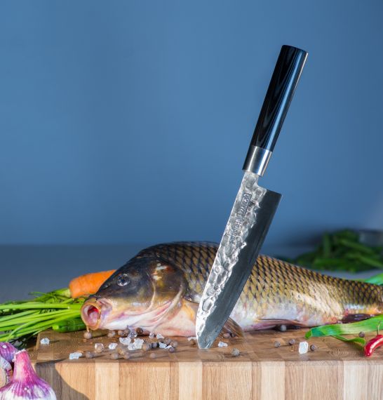 Japonský nůž santoku: Skvělý pomocník v kuchyni Nůž santoku: Perfektní nástroj pro kuchaře