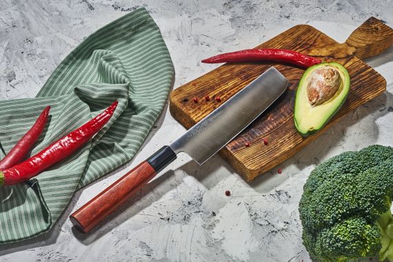 Objevte kouzlo tradičního japonského nože Nakiri Jedinečná obdélníková čepel nože Nakiri pro snadné krájení